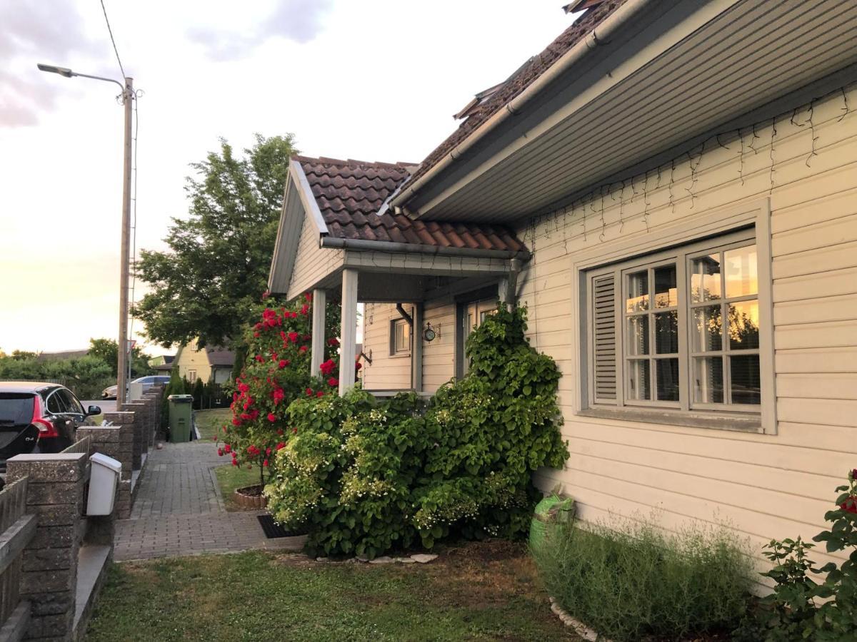 Manni Homestay Kuressaare Esterno foto