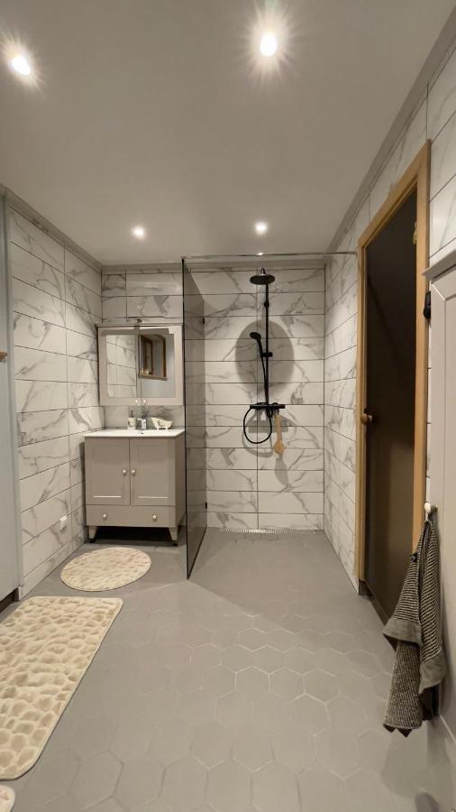 Manni Homestay Kuressaare Esterno foto